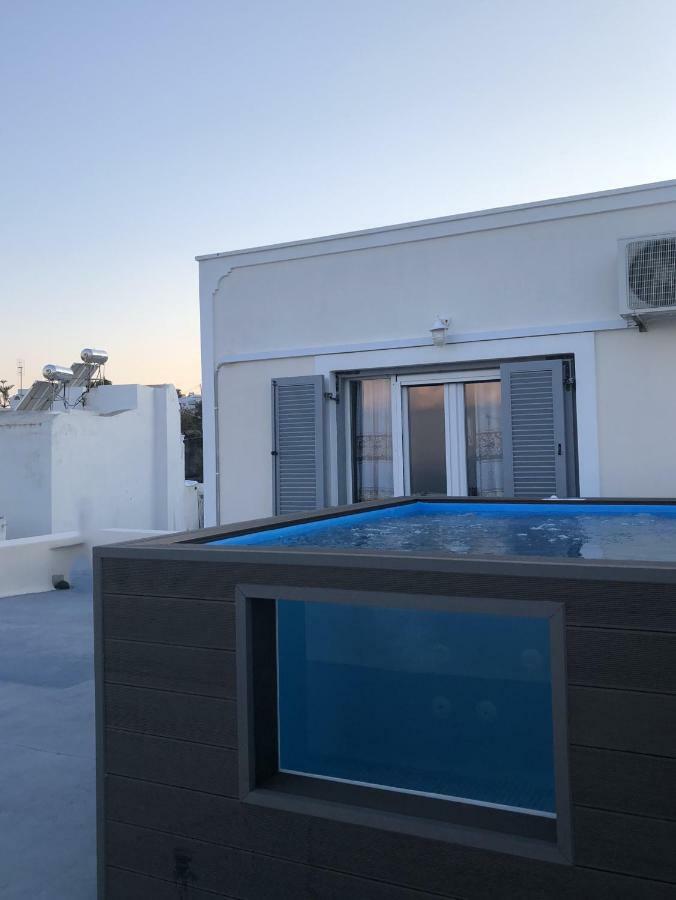 Amaryllis Santorini Φηρά