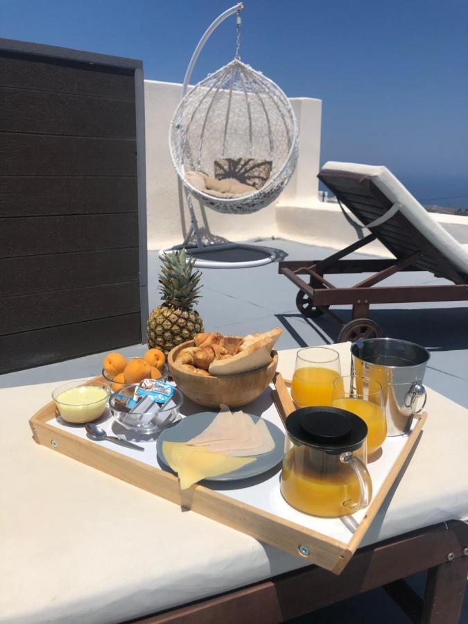 Amaryllis Santorini * Φηρά
