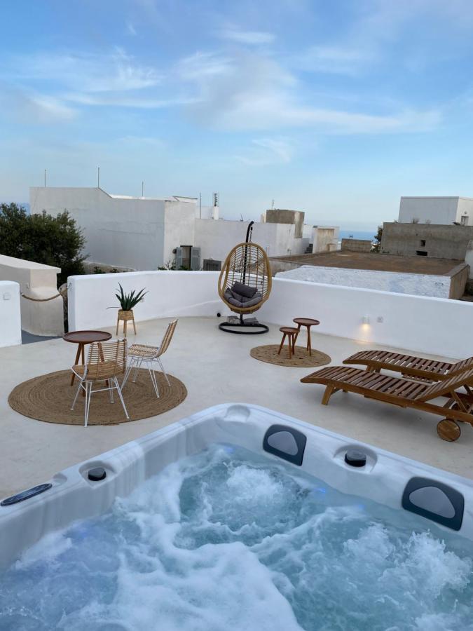 Amaryllis Santorini Φηρά